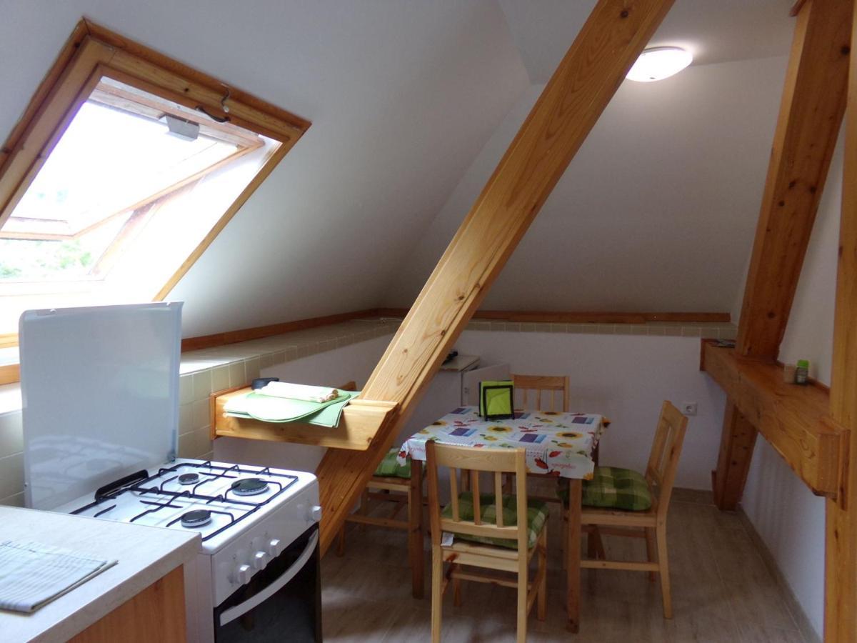 Hold-On Apartman Jula Exterior foto
