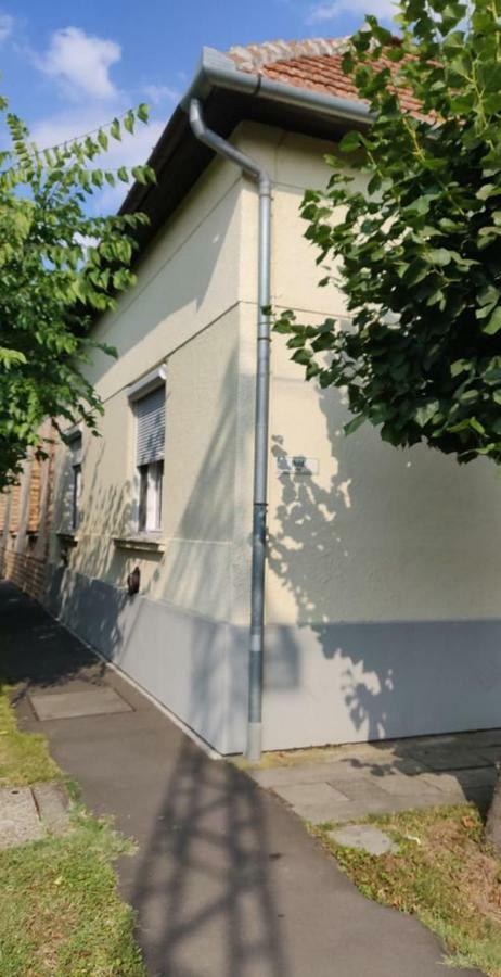 Hold-On Apartman Jula Exterior foto